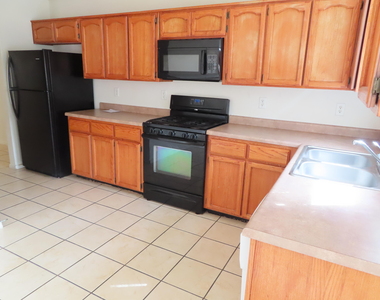 12860 Tierra Lince Drive - Photo Thumbnail 4