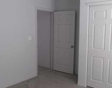 612 Natasha Place - Photo Thumbnail 15