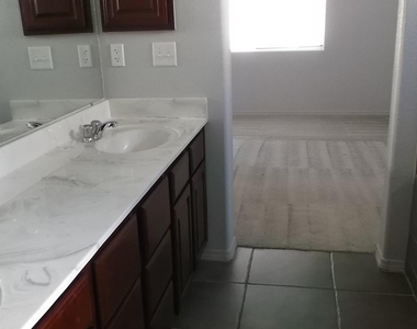 612 Natasha Place - Photo Thumbnail 11