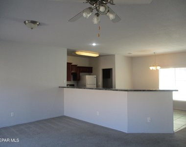 612 Natasha Place - Photo Thumbnail 3