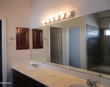 612 Natasha Place - Photo Thumbnail 13