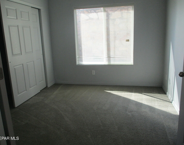 612 Natasha Place - Photo Thumbnail 7