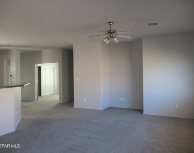 612 Natasha Place - Photo Thumbnail 2