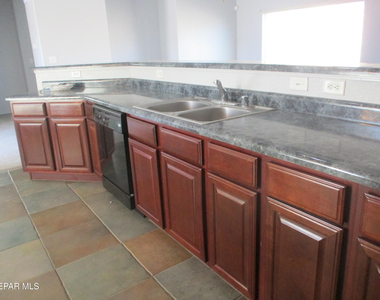 612 Natasha Place - Photo Thumbnail 6