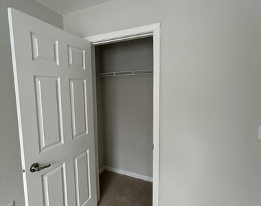 138 Hollow Tree Ridge Road - Photo Thumbnail 4
