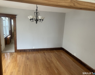 105 Wentworth Street - Photo Thumbnail 21