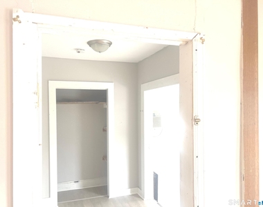 105 Wentworth Street - Photo Thumbnail 16