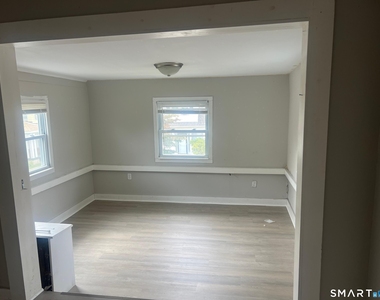 105 Wentworth Street - Photo Thumbnail 13