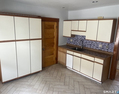 105 Wentworth Street - Photo Thumbnail 26