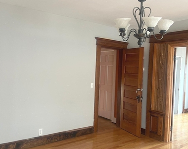 105 Wentworth Street - Photo Thumbnail 24