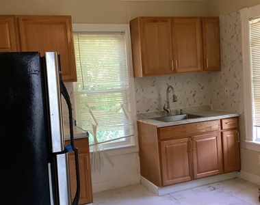 10 Burritt Avenue - Photo Thumbnail 13