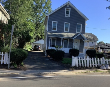 10 Burritt Avenue - Photo Thumbnail 2
