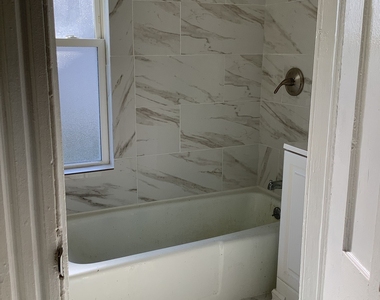 10 Burritt Avenue - Photo Thumbnail 8