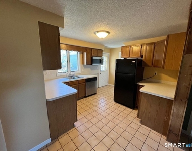 138 Mountain Street - Photo Thumbnail 8