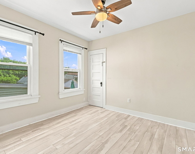 97-99 Fairview Avenue - Photo Thumbnail 6