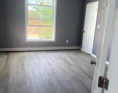 63 W. Liberty Street - Photo Thumbnail 3