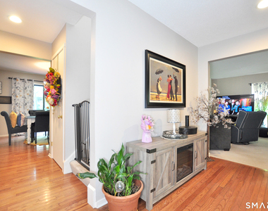 16 Applewood Lane - Photo Thumbnail 4