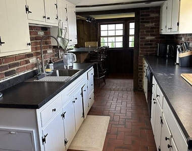 29 Soundview Drive - Photo Thumbnail 9