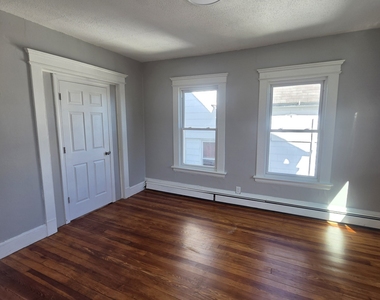 46 Plaza Avenue - Photo Thumbnail 2