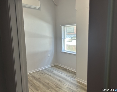 736 Main Street - Photo Thumbnail 5