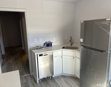 736 Main Street - Photo Thumbnail 9