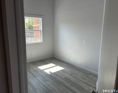 736 Main Street - Photo Thumbnail 6