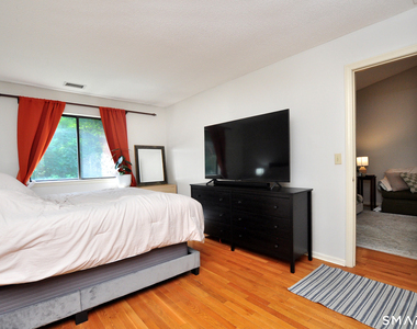 30 Simsbury Landing - Photo Thumbnail 17