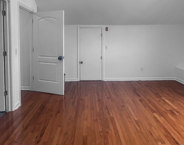 1042 Iranistan Avenue - Photo Thumbnail 14