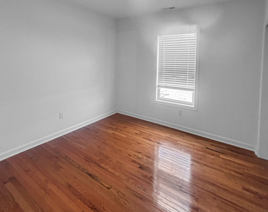 1042 Iranistan Avenue - Photo Thumbnail 18