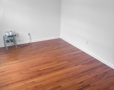 1042 Iranistan Avenue - Photo Thumbnail 10