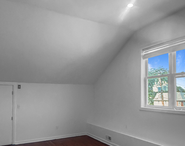 1042 Iranistan Avenue - Photo Thumbnail 24