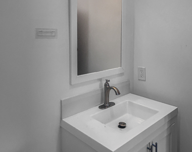 1042 Iranistan Avenue - Photo Thumbnail 12