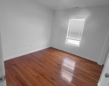 1042 Iranistan Avenue - Photo Thumbnail 19