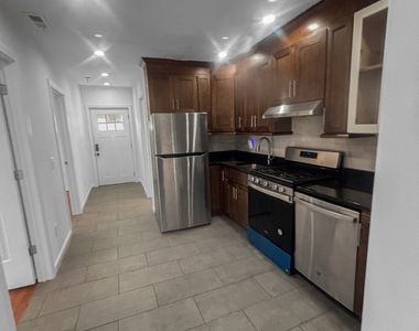 1042 Iranistan Avenue - Photo Thumbnail 5