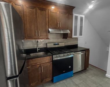 1042 Iranistan Avenue - Photo Thumbnail 2