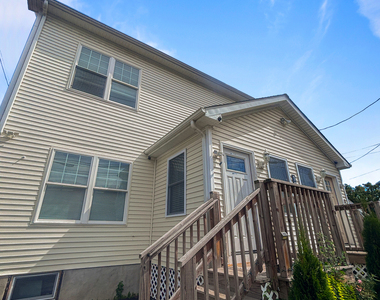 1042 Iranistan Avenue - Photo Thumbnail 1