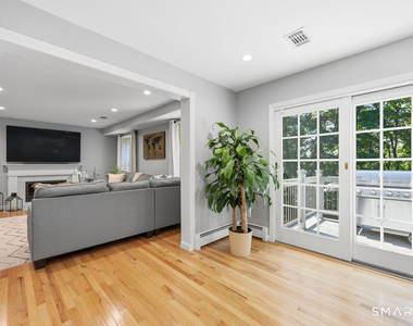 281 Cameron Drive - Photo Thumbnail 7