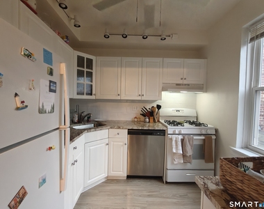 70 Strawberry Hill Avenue - Photo Thumbnail 6