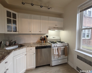 70 Strawberry Hill Avenue - Photo Thumbnail 7