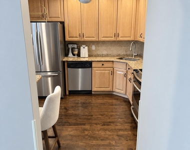 97 Richards Avenue - Photo Thumbnail 6
