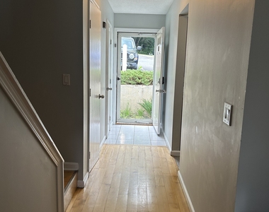 25 Padanaram Road - Photo Thumbnail 2