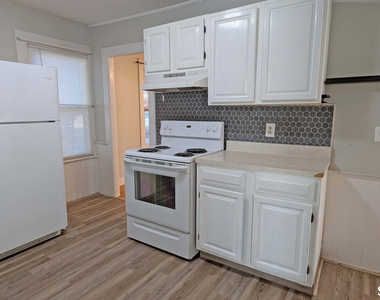 21 Fairview Street - Photo Thumbnail 4