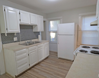 21 Fairview Street - Photo Thumbnail 3