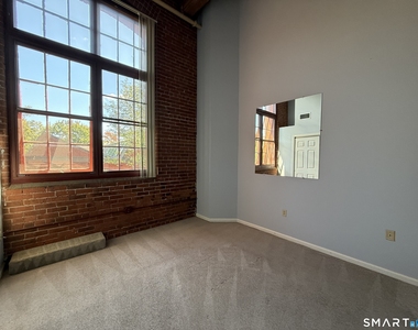 839 Main Street - Photo Thumbnail 5