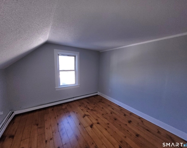 232 Greenwood Avenue - Photo Thumbnail 4