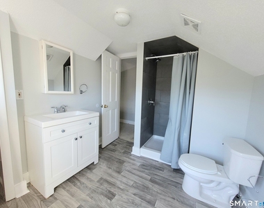 232 Greenwood Avenue - Photo Thumbnail 7