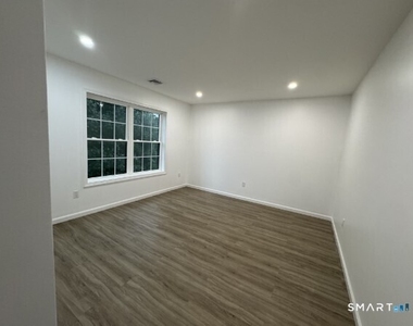 38 Golden Hill Street - Photo Thumbnail 10