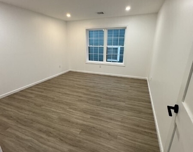 38 Golden Hill Street - Photo Thumbnail 8