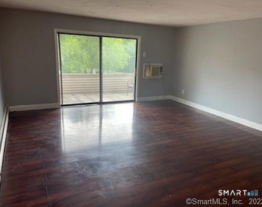 565 Talcottville Road - Photo Thumbnail 3