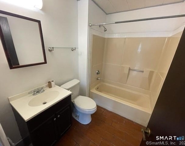 565 Talcottville Road - Photo Thumbnail 7